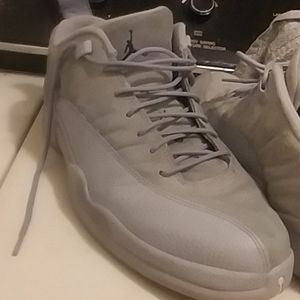 Like new ln4 Jordans mens size 12